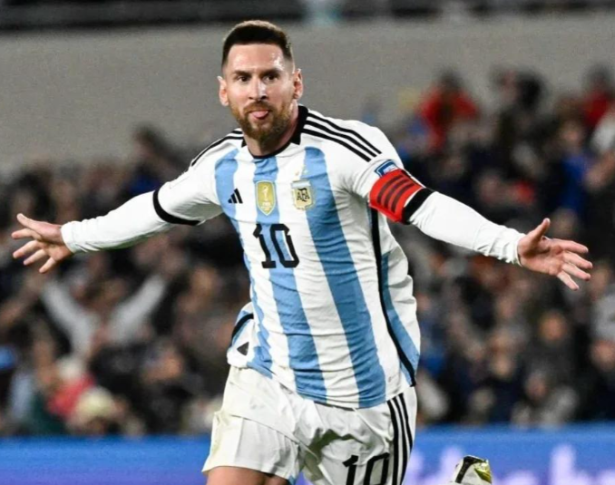 开云App-2025全球运动员收入榜单揭晓：C罗再登顶，梅西稳居前三