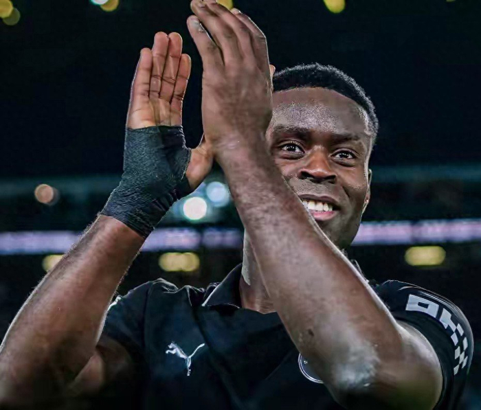 开云官网-利物浦豪赌青春遭重创,错失良将恐留后患|雅凯|后防|格伊|莱奥尼|维吉尔·范迪克_新浪体育_新浪新闻