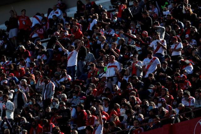 开云赛事-球迷回归!阿根廷国家德比 河床主场的火爆看台