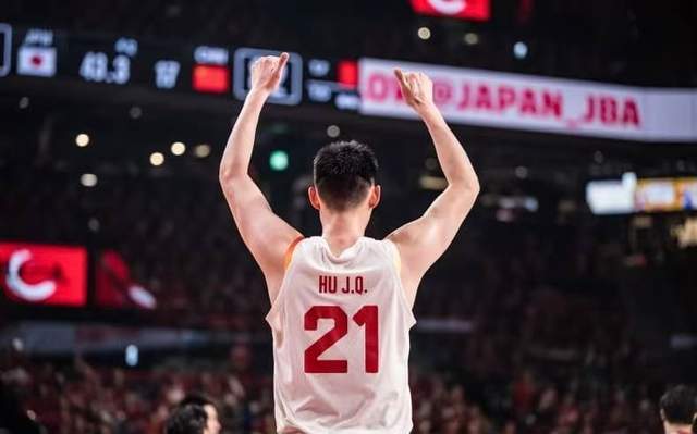 开云App-模范！胡金秋回到浙江广厦后立马加练罚球，王博强制他放假休息