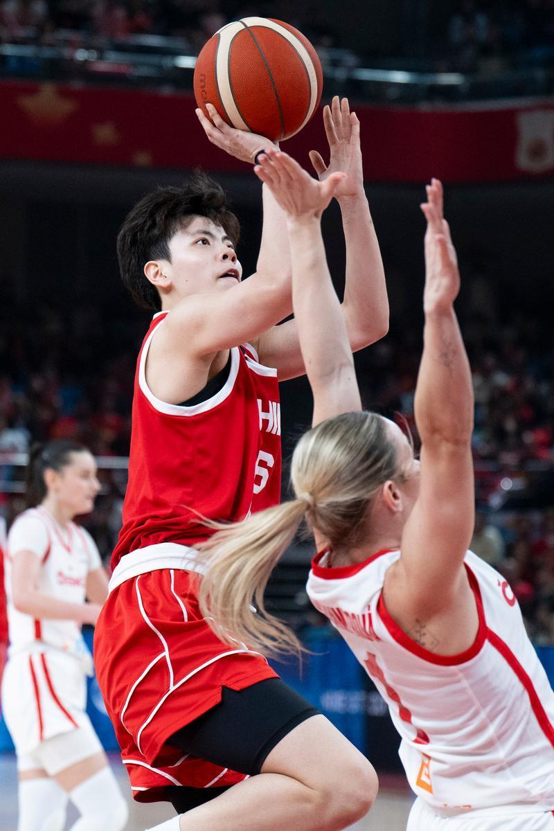 开云平台-一场10分险胜,中国女篮今夜击败捷克队!王思雨14分,韩旭12分